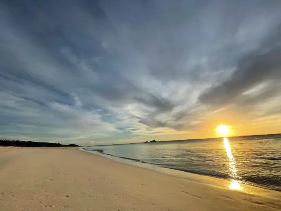 Atardecer sobre la playa cerca de La Guaira